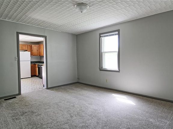 5th image of 1024 Lincoln St