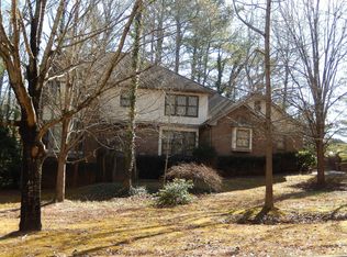 5025 Willow Bluff Dr, Sandy Springs, GA 30350