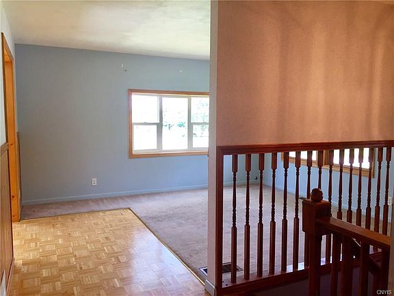 4th image of 131 Cedarwood Blvd