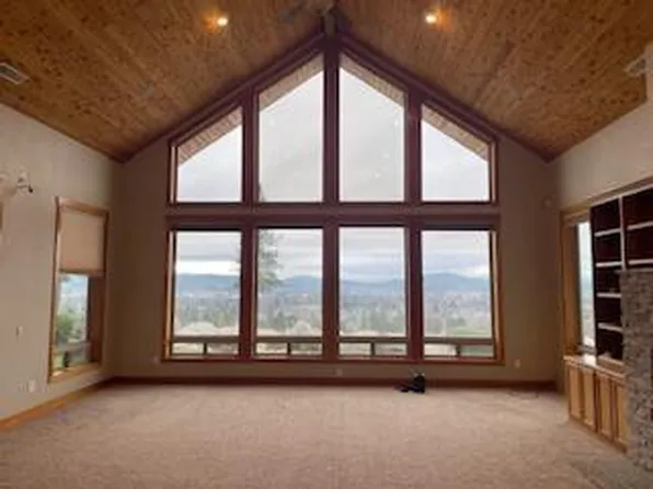 1882 NW Sunview Pl, Grants Pass, OR 97526