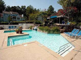 822 Glenleaf Dr, Peachtree Corners, GA 30092
