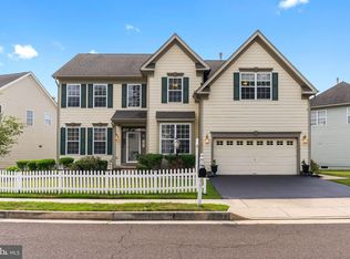 10 Warwick Ct, Newtown, PA 18940