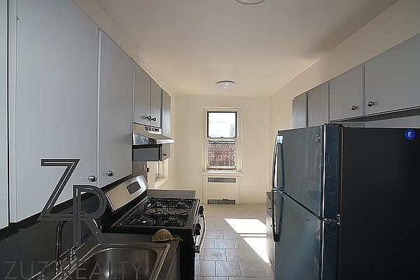 1st image of 402 Ocean Pkwy #4
