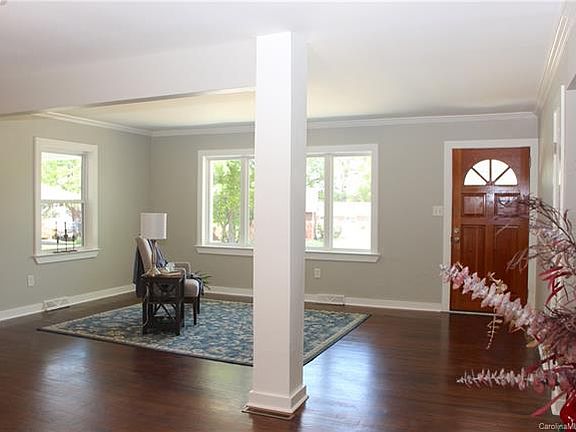 4th image of 2534 Elkwood Cres