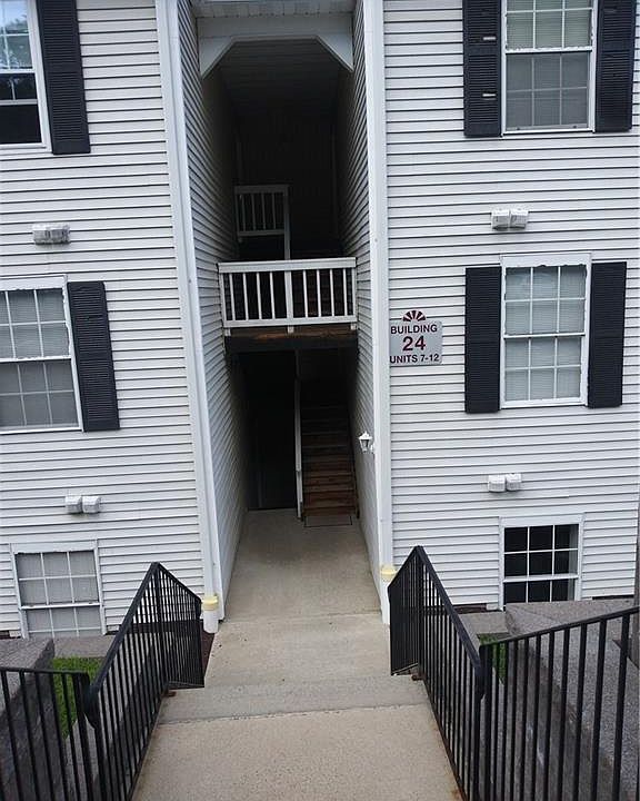 1st image of 24 Lexington Hl Unit 8