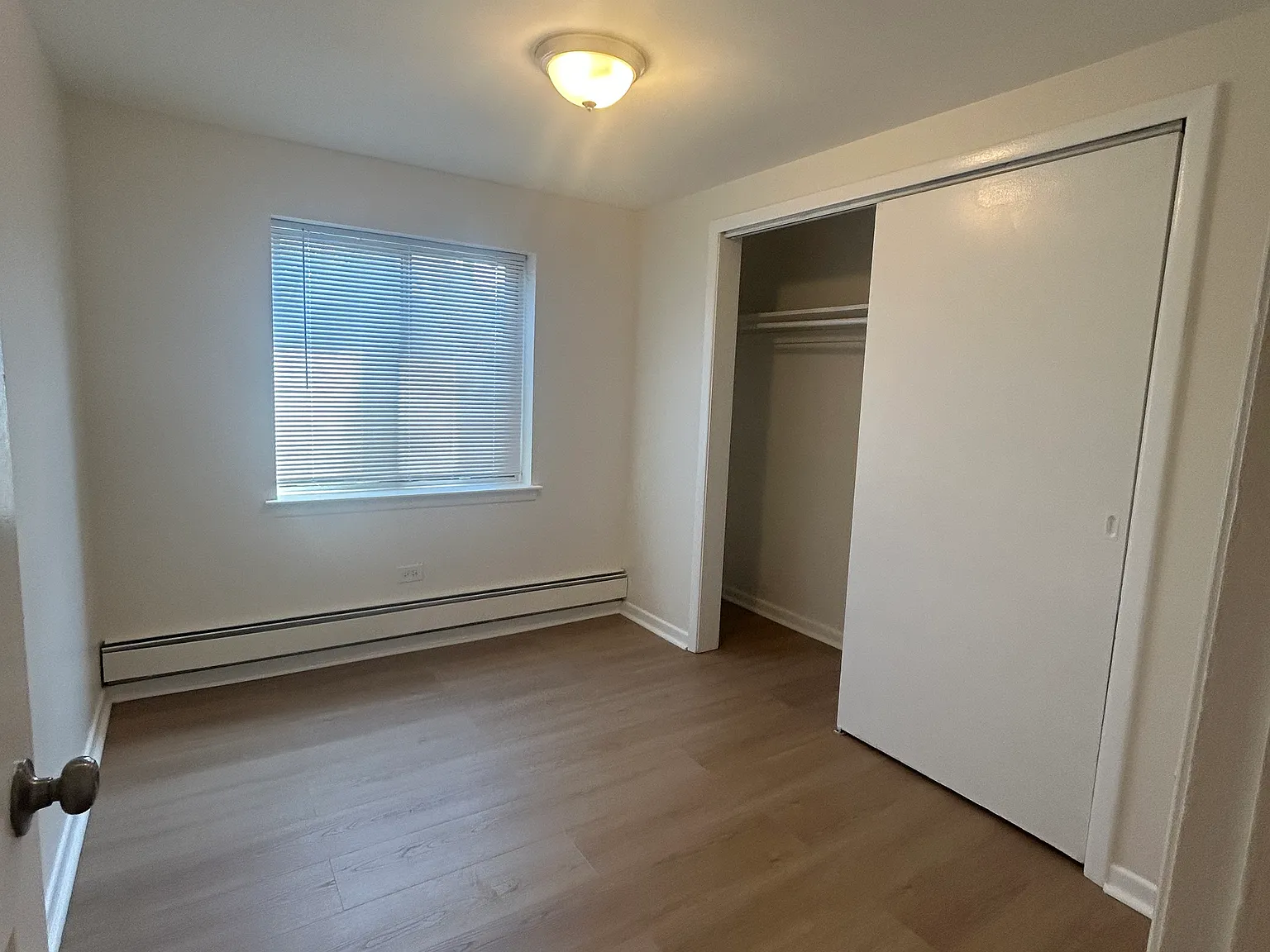 3 bed, 1000 sqft, $1,995 — Photo 4