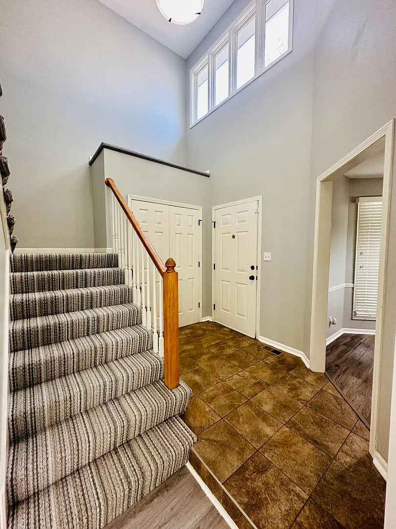  10709 Spacious Overland Park Duplex + Two Car Garage + Finished Basement — Photo 4