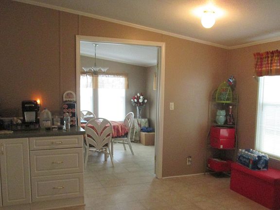 4th image of 122 Harborhill Dr