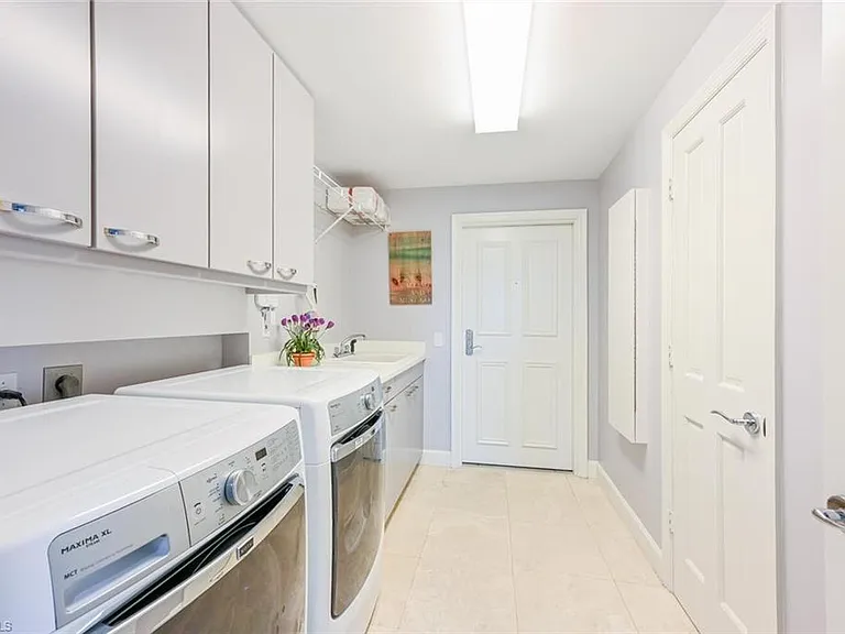 8665 Bay Colony Dr #1401 — Photo 36
