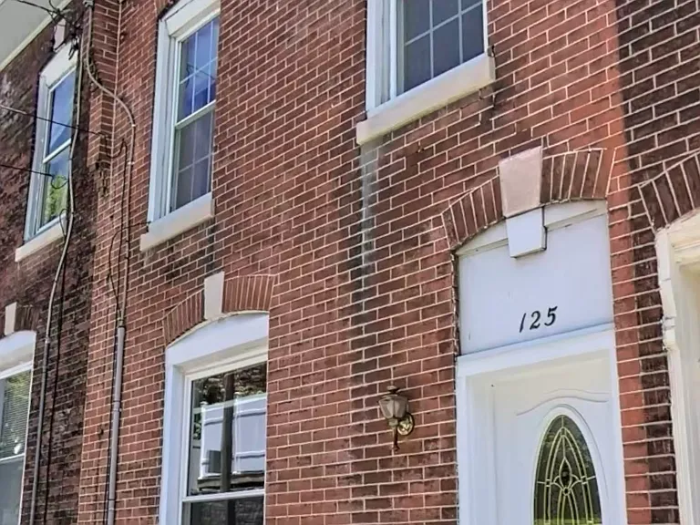 125 Kingsley St — Photo 1