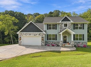 1064 Lux Rd, Jeannette, PA 15644