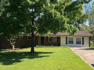 6360 Garnet Dr, Douglasville, GA 30135