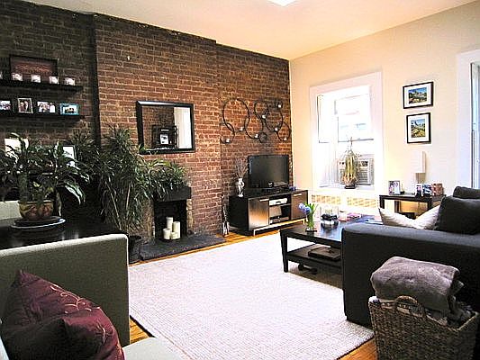 2nd image of 62 W 84th St APT 4