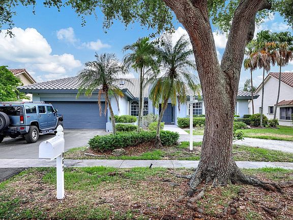 3rd image of 10062 NW 13th Court