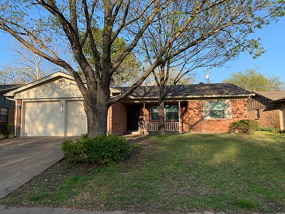 2nd image of 2405 N Ricketts St