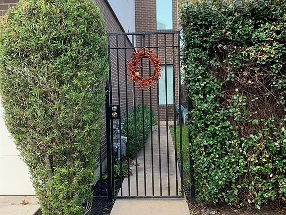 2nd image of 1611 Rosewood St