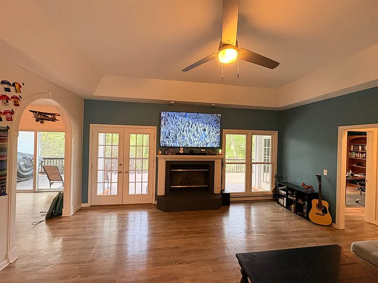 104 N Oak Ridge Dr — Photo 3