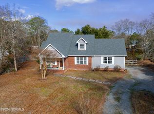 328 Masters Ln, Hampstead, NC 28443