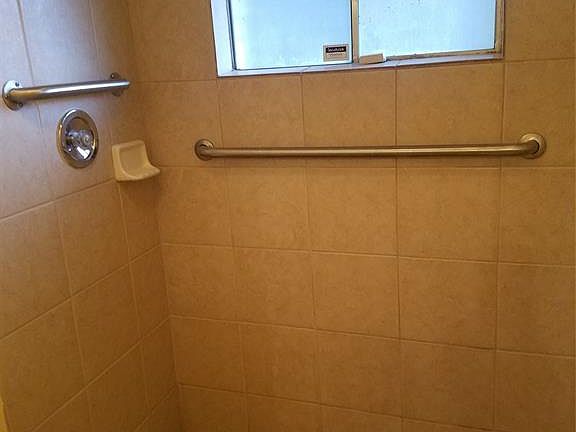 5th image of 2701 Williamsburg Dr