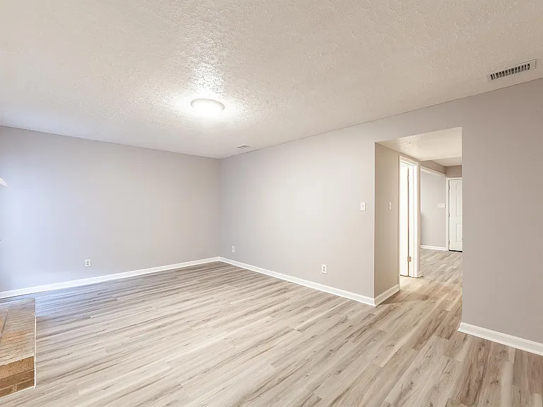 40 Carolane Drive - 1 — Photo 7