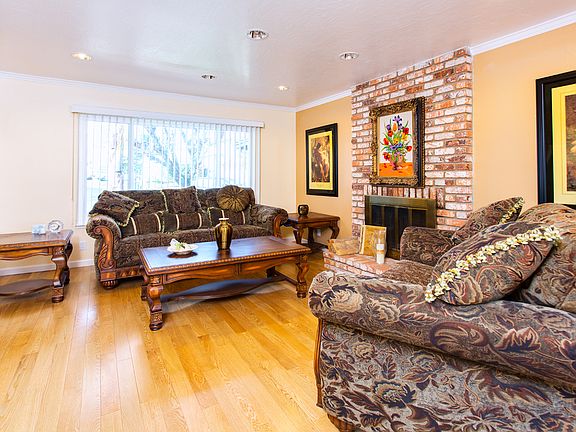 3rd image of 801 Gatter Ct