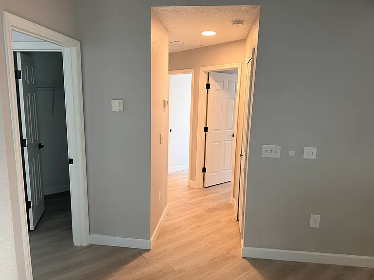 802 E North Bay St — Photo 11