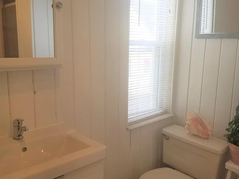 106 Monroe Blvd — Photo 21