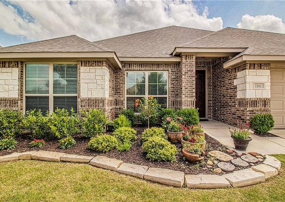 1st image of 1161 Sapphire Ln