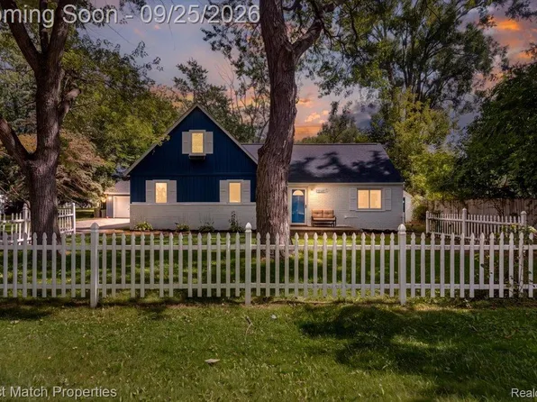 3149 Donley Ave, Rochester Hills, MI 48309