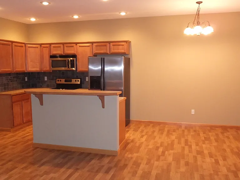 410 E Elcliff Rd — Photo 3
