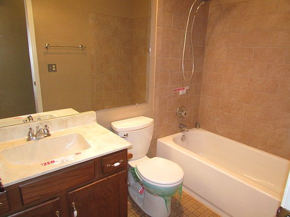 5th image of 501 Loch Lomond Ln APT A