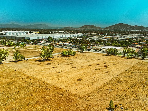 5th image of 15254 Foothill Blvd