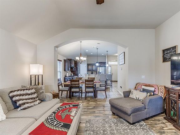2nd image of 3312 Eaglerock Ln
