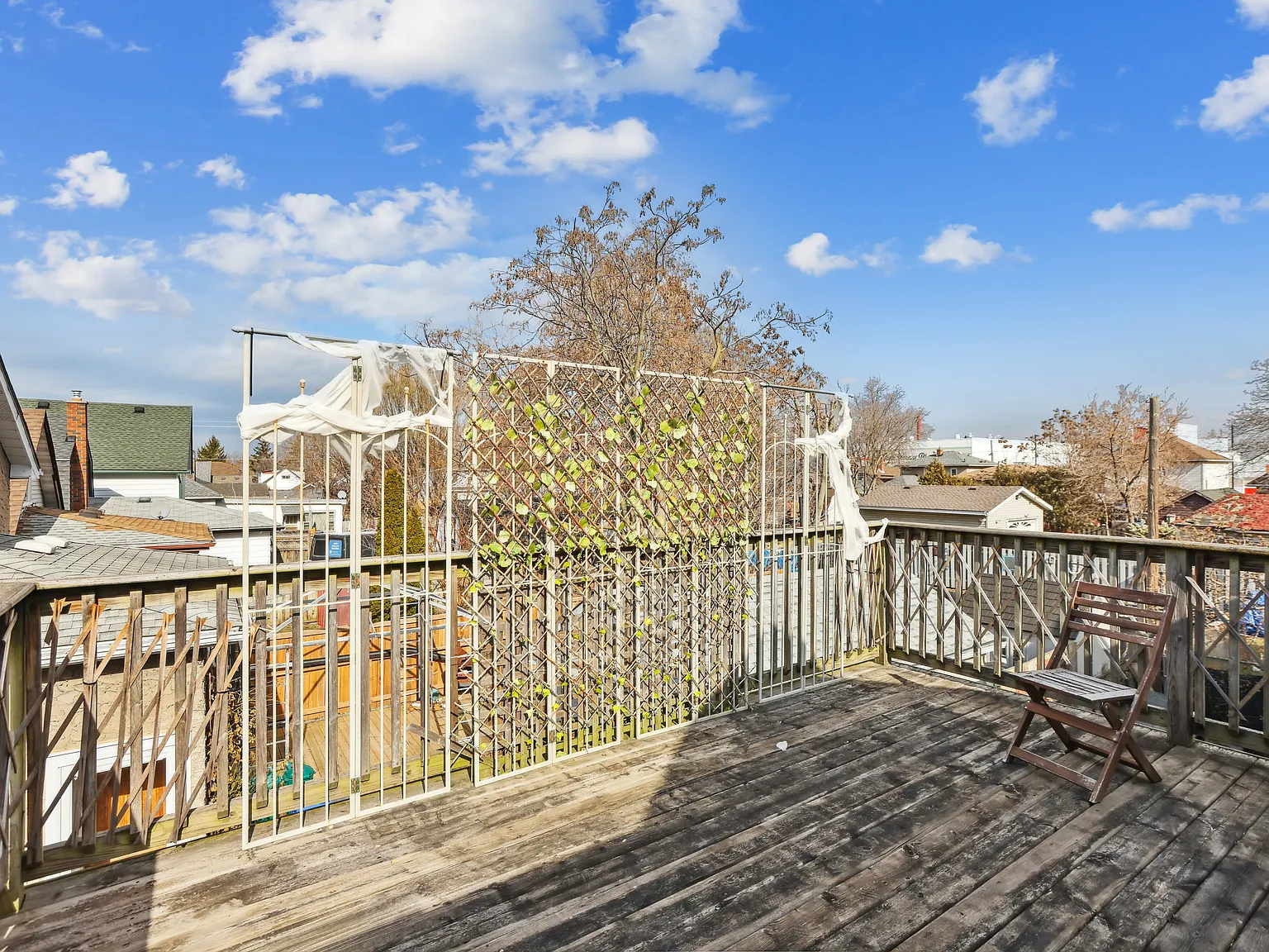 19 Seneca Street St. Catharines — Photo 2