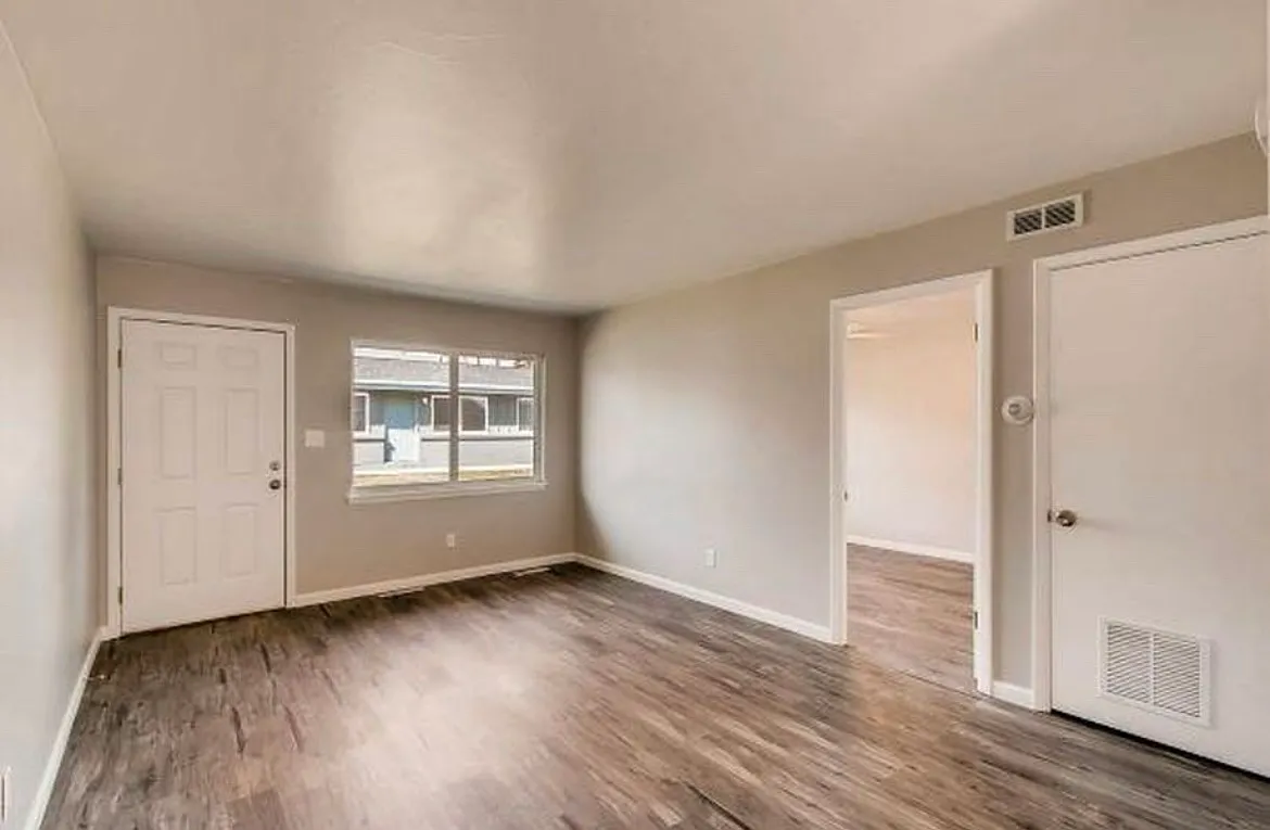 1 bed, 561 sqft, $1,675 — Photo 2