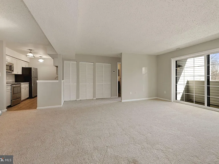 1601 Carriage House Ter #1601-E — Photo 2