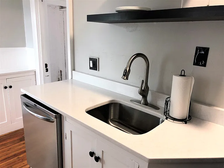283 Spring St #2 — Photo 6
