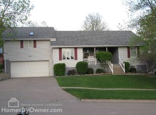 2205 Fareway Dr, Muscatine, IA 52761