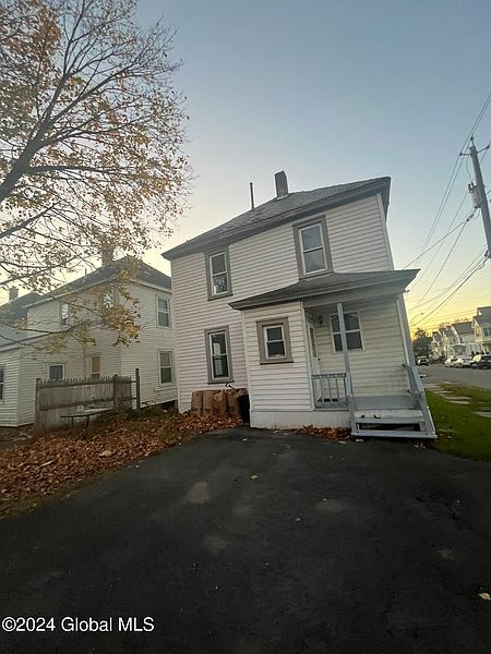 3rd image of 1688 Avenue B