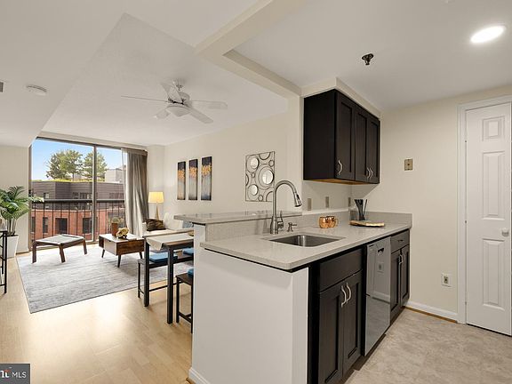 5th image of 4808 Moorland Ln APT 614