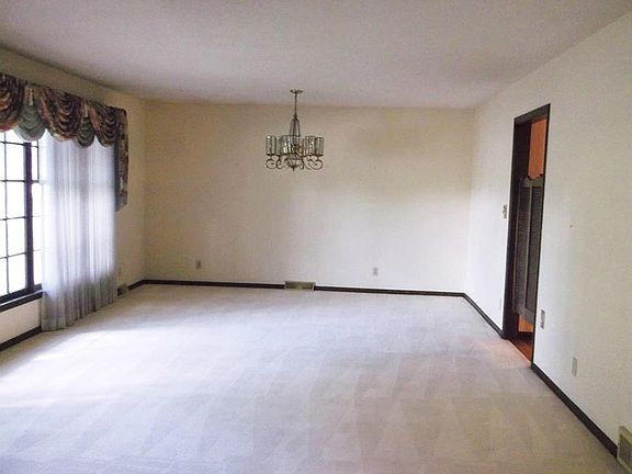 4th image of 431 Topeka Ave