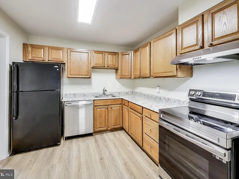 6403 Entwood Ct — Photo 3