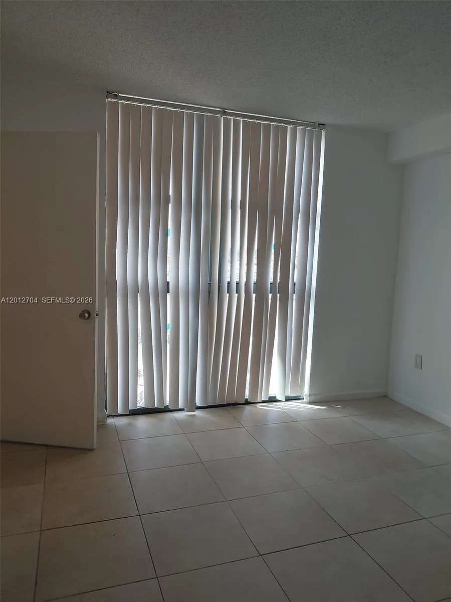 Building Photo - 11790 SW 18th St #429-3