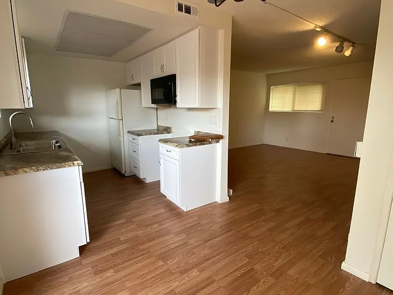 6767 Amherst St #B — Photo 17