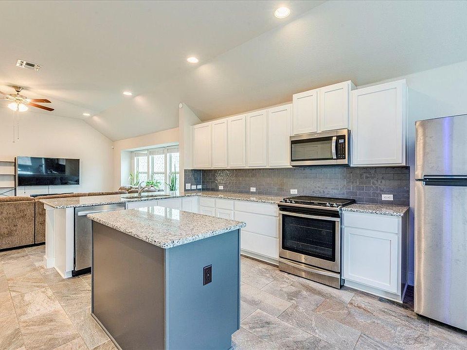1st image of 375 Tailwind Dr