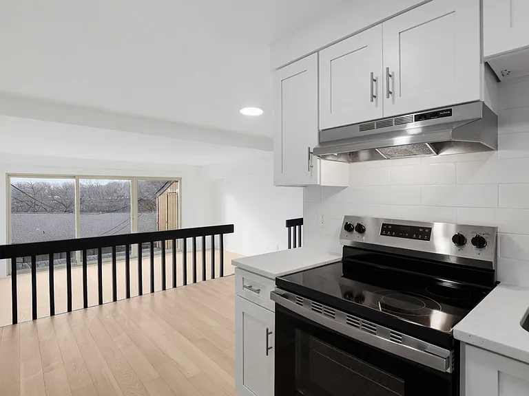 Village in the Park Apartments — Photo 12
