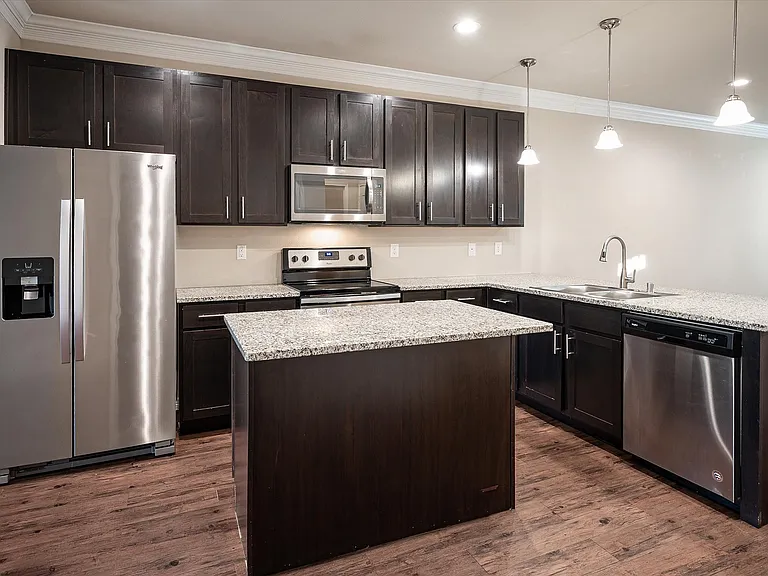 2721 Vine Ct — Photo 4