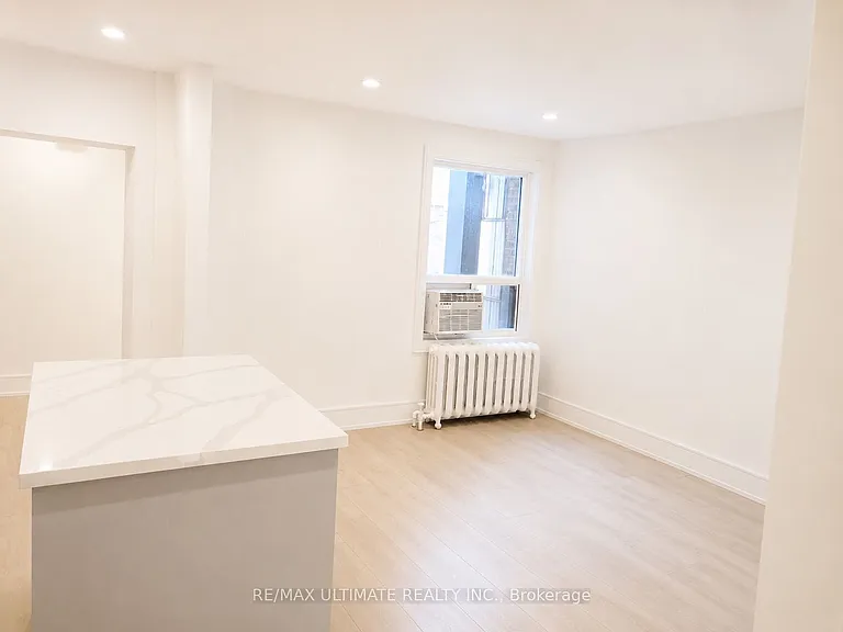 810 Bloor St W #200 — Photo 3