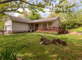 1 Mosers Pl, Candler, NC 28715