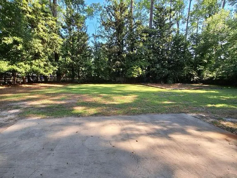 201 Westhaven Rd — Photo 3